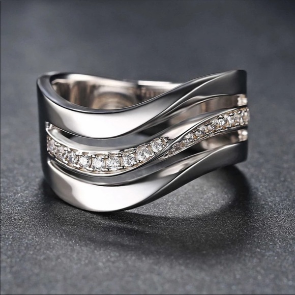 Jewelry - New Unisex 925 Silver Beautiful Anniversary Ring